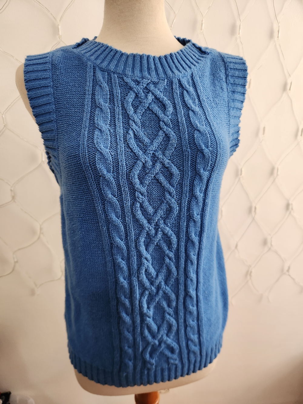 Vintage Evan Picone Cable-Knit Sleeveless Sweater Vest • Size Large